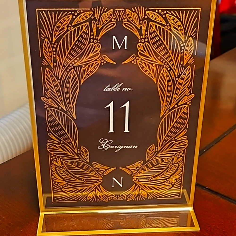 Table number holder